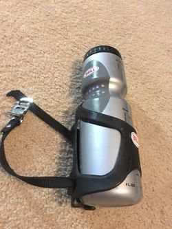 Water bottle, attaches to bike