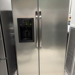 Ge refrigerator works great 