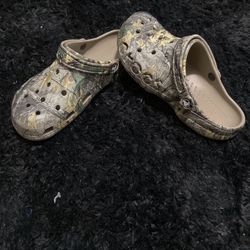Camo Crocks Size 11