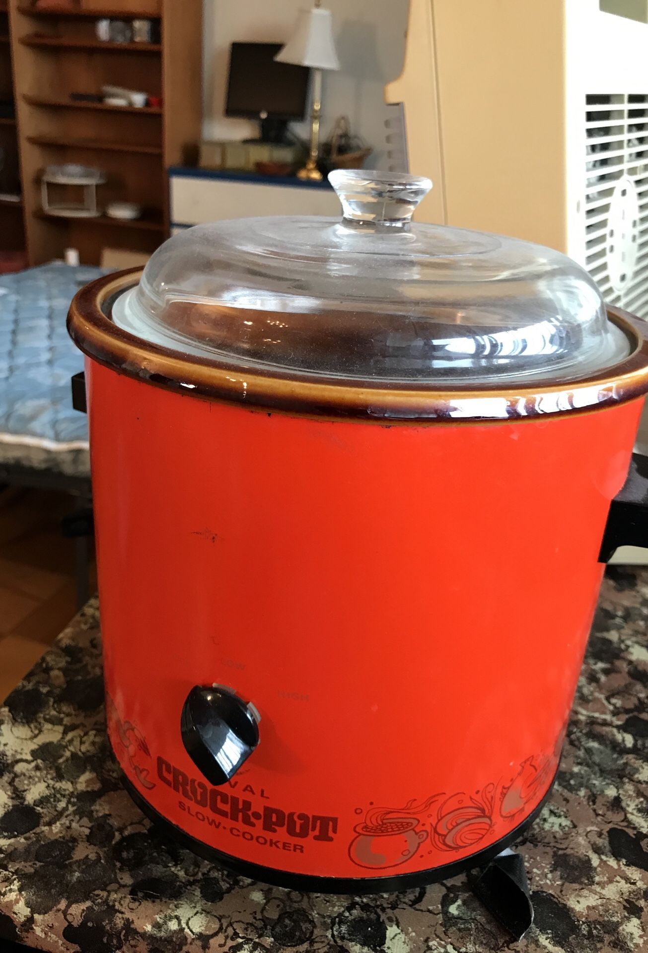 Retro orange Crockpot