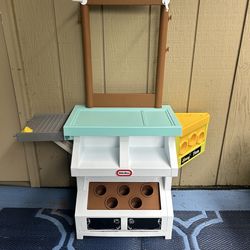 Little tykes farm stand farmstand playhouse kids