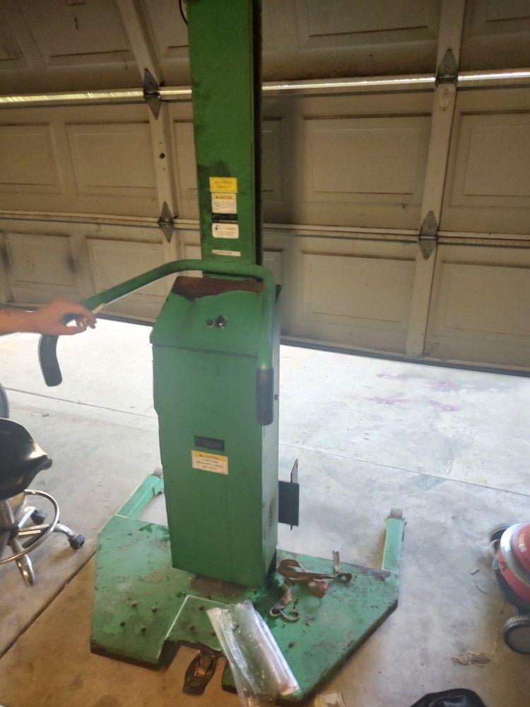 Semi Powered Drum Lift