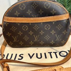 Authentic LOUIS VUITTON Blois Bag for Sale in Los Angeles, CA