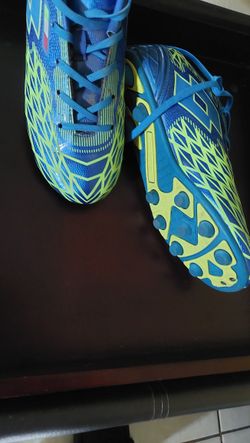 Soccer Cleats Youth 5 1/2