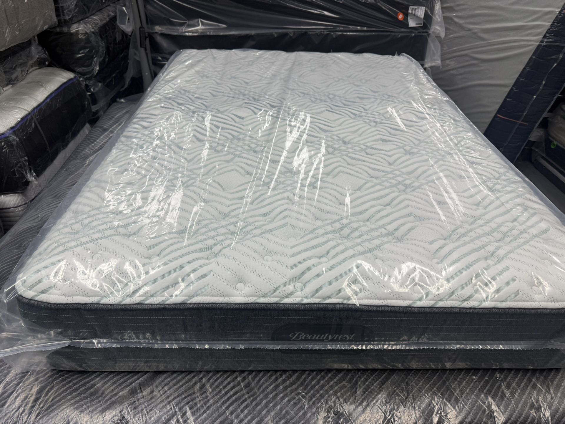 FULL SIZE SIMMONS BEAUTYREST PRESSURESMART MATTRESS & BOX SPRING