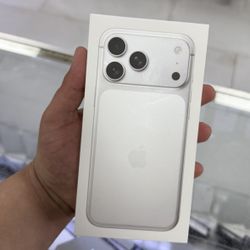 iPhone 17 Pro Max Unlocked 256GB! Finance For $50 Down Payment!!