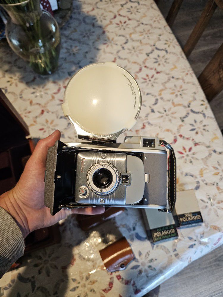 Polaroid Land Camera Model 80 