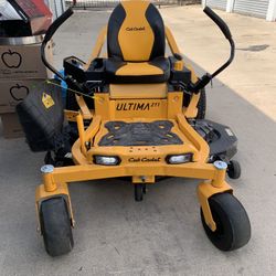 Ultima Club Cadet Lawn Tractor 