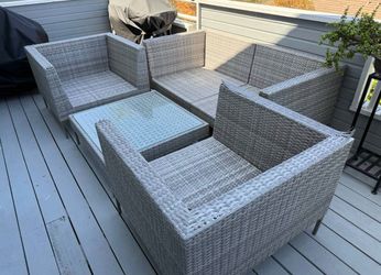 Outdoor furniture patio set
