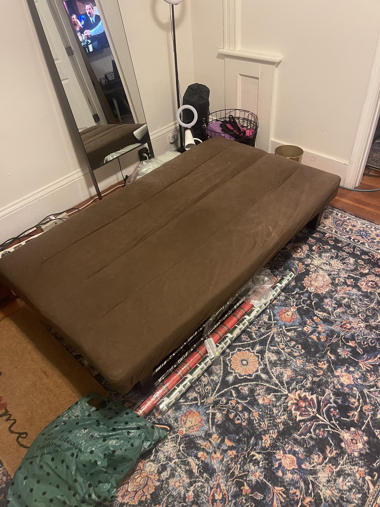 Couch/Futon/Fold Out Bed 