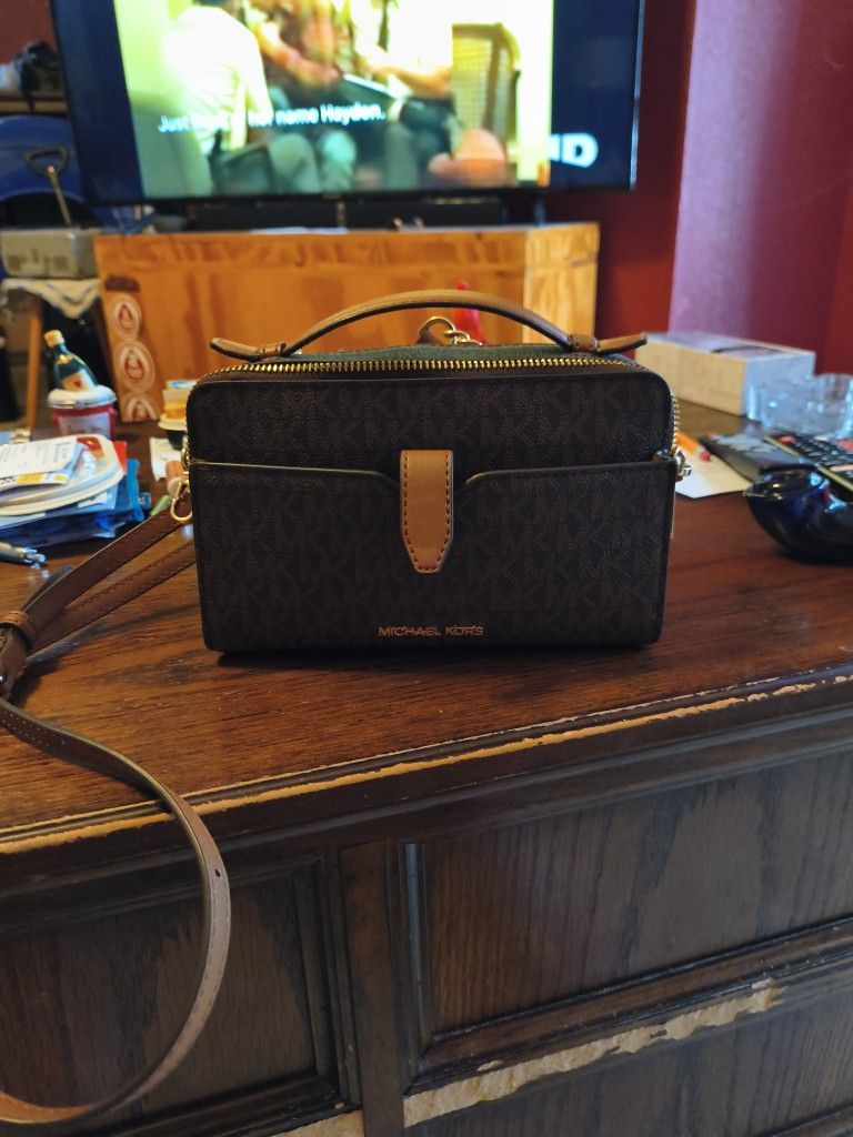 Michael Kors Crossbody Purse