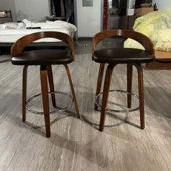 2 Bar Stools