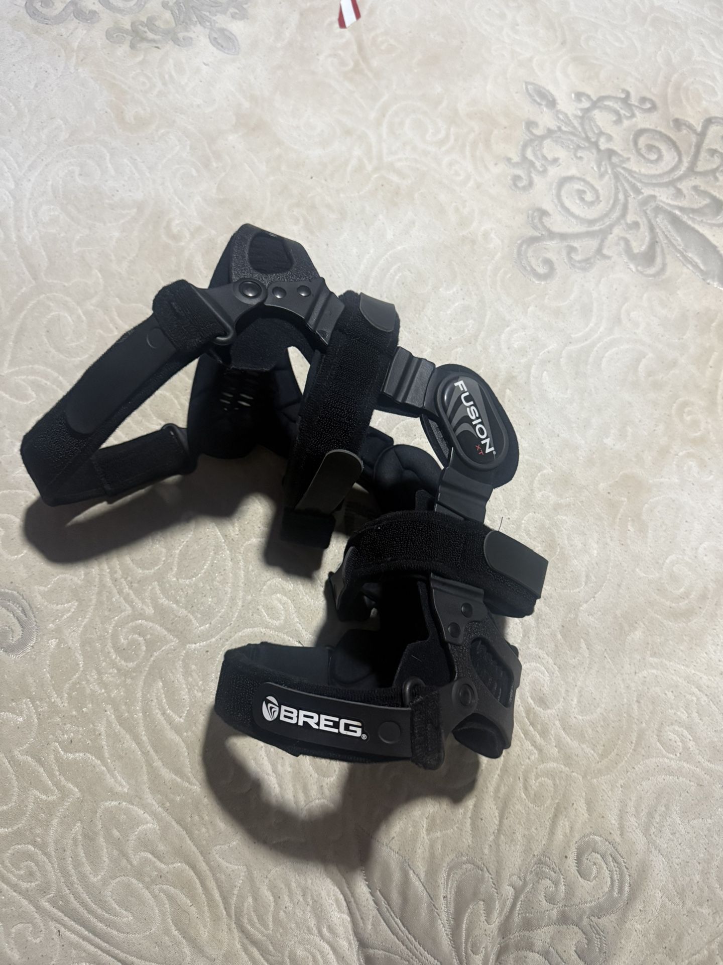 Breg fusion XT right knee support