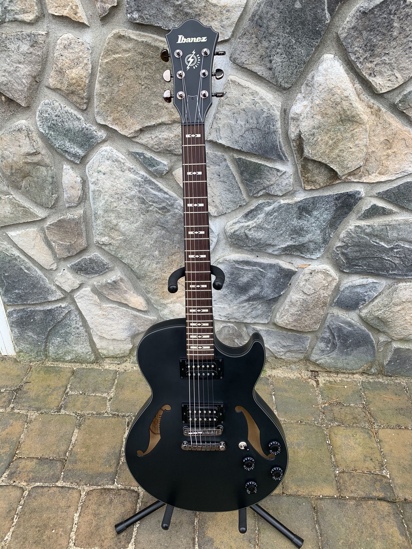 Ibanez Artcore Semi-Hollow Guitar AGS73b