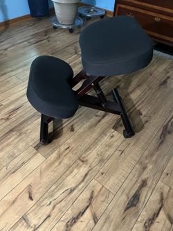 Kneeling chair