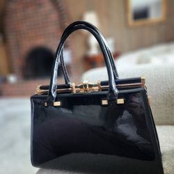 Buy A Black Purse And Receive The Beige One For Free