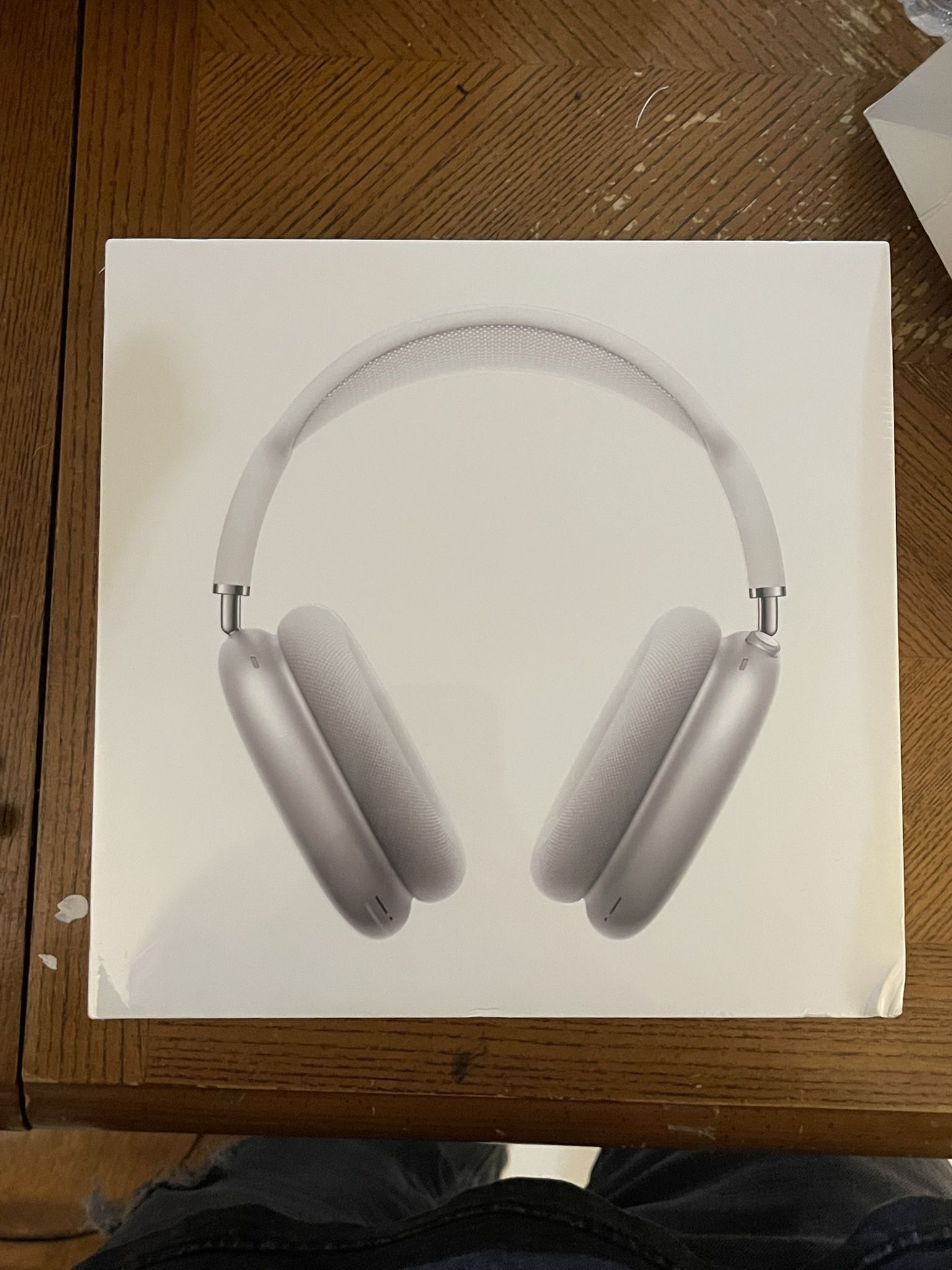 Brand New Apple AirPods Max – Sealed in Box - White– Price Negotiable