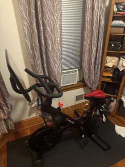 2022 Peloton Bike 2nd Gen - Very Gently Used, 200 Rides - West Caldwell, NJ