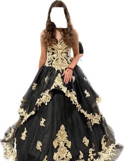 Black and Gold Quince dress for Sale in Kyle, TX - OfferUp