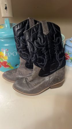 Women’s Gray And Black Western Boots Sz 6.5