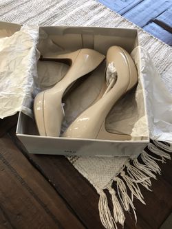 Marc Fisher high heel shoes/ Zapatos de tacón