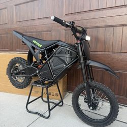 BRAND NEW ELECTRIC DIRTBIKE