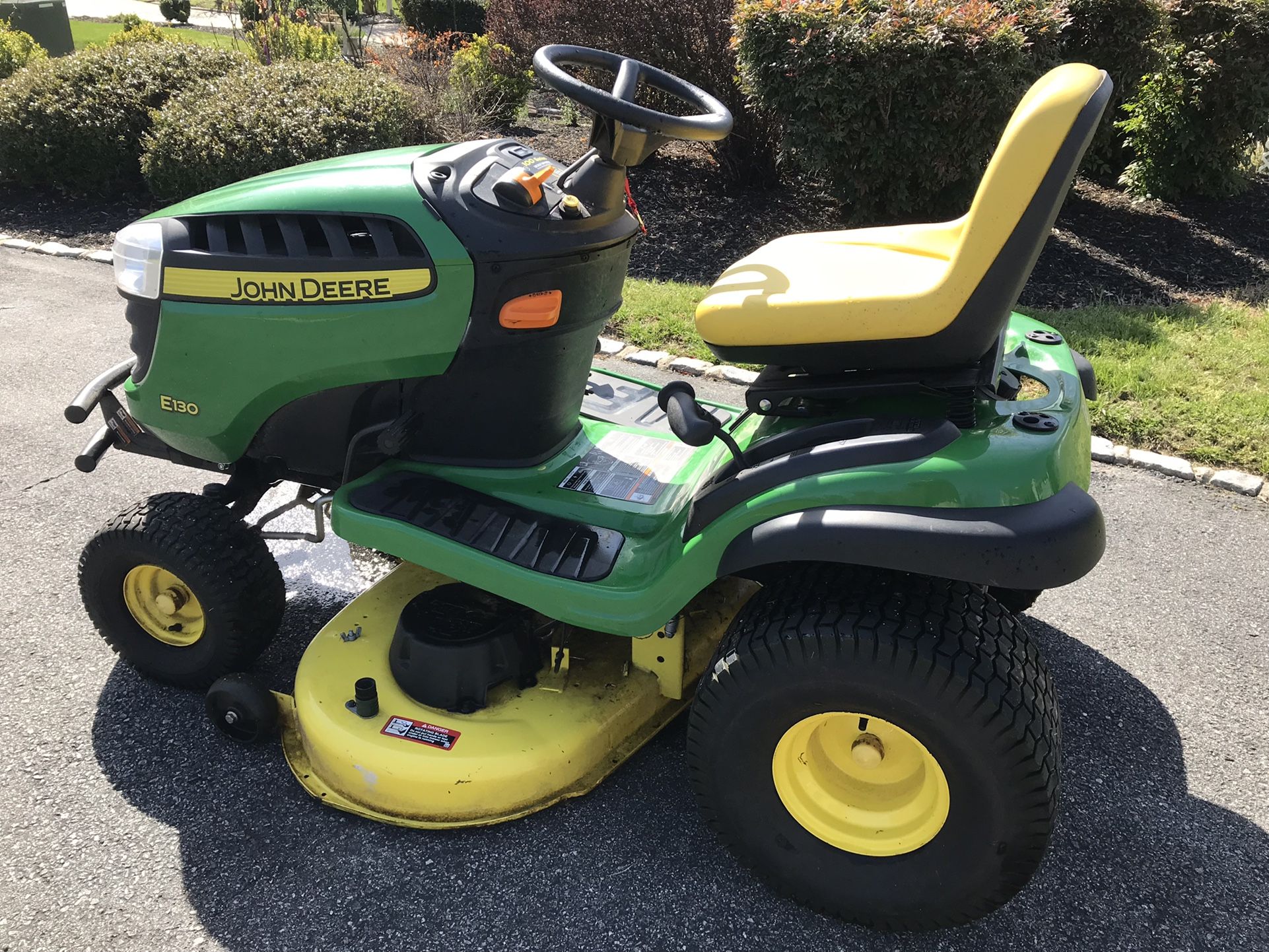 John Deere Riding Mower
