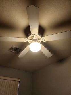 White Ceiling Fan Hampton Bay