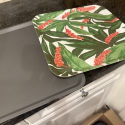 2 trays