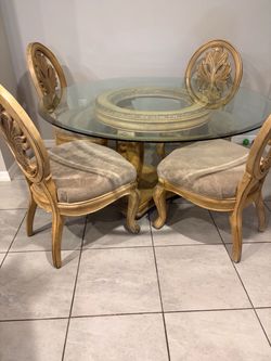 Dining table and chair set