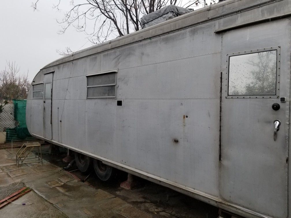 1953 Royal Spartenette Trailer