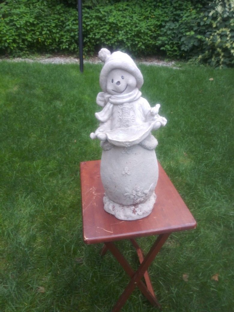 18-in Snowman Statue