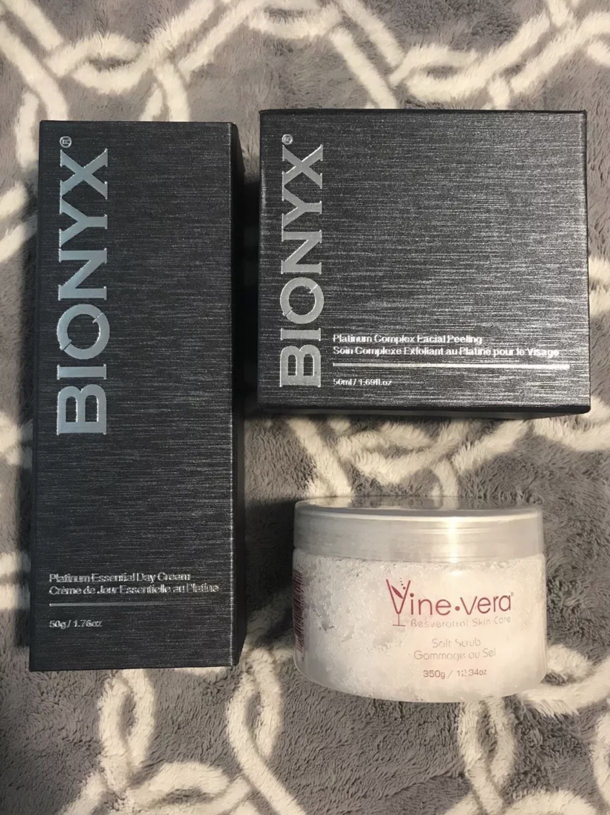 Vine Vera Scrub / Bionyx Facial Peel & Day Cream