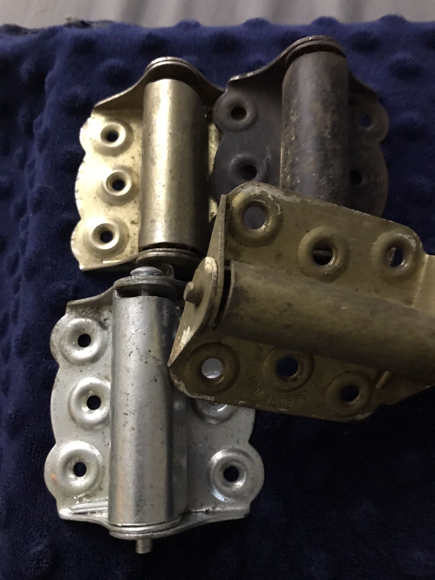 Door Snap Back Hinges