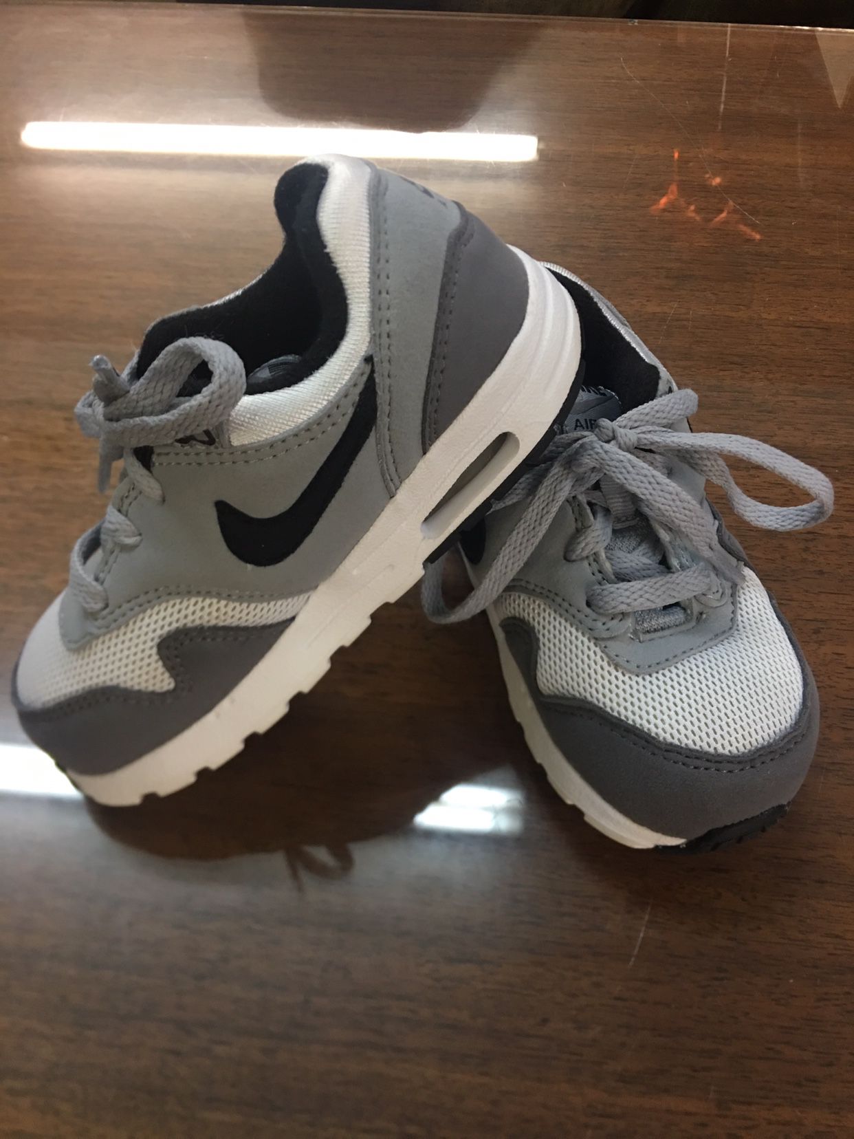 Toddler Nike Air Shoes 8C