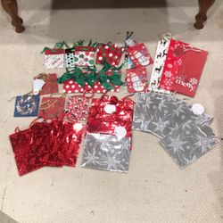 Holiday Gift Bags Various Sizes Small Medium Wine Bottle New Lot Of 35