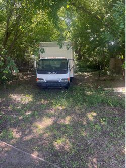 16Ft White Box Truck Isuzu NPR
