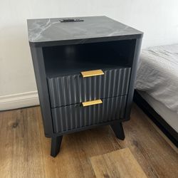 Nightstand/End Table