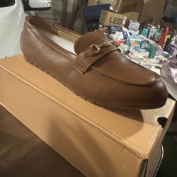 Women’s loafers size 11   $10