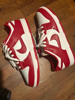 Nike dunk uni red lows
