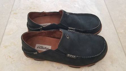 Like new Olukai Moloa Leather, Black & Toffee, cost $140
