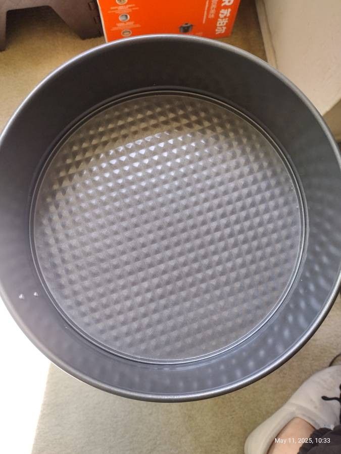 Springform Cake maker and Oven Plate Brand new