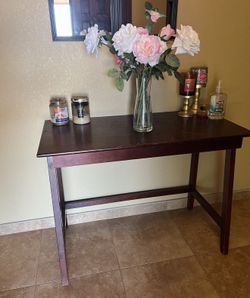 Entrance Table 20
