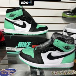 Retro 1 High OG Green Glow ( Size 11.5 ) DMV 📍