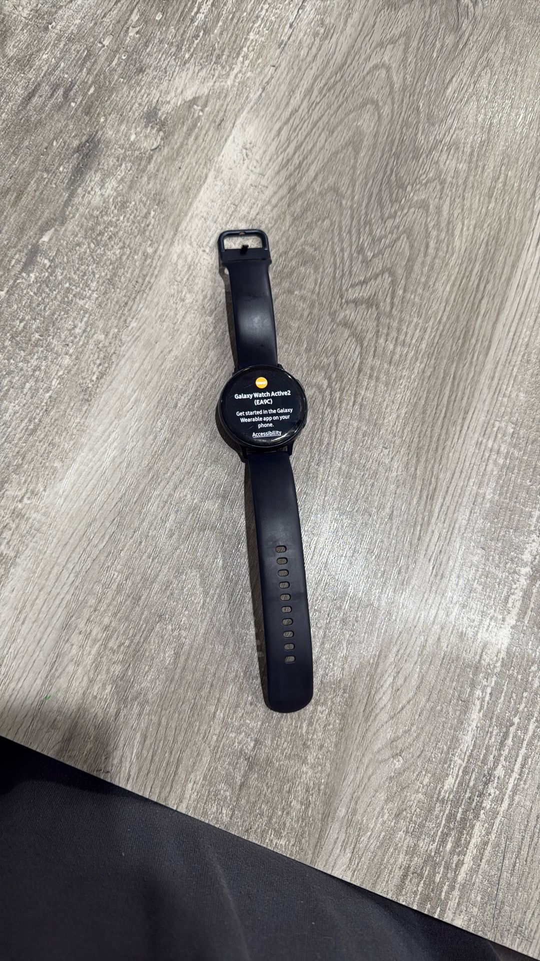 SAMSUNG Fit Watch Series 2 Works Fine (comes With Charger)
