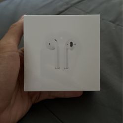 AirPods With Wireless Charging Case