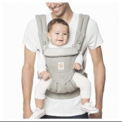 Ergobaby Baby Carrier - Excellent Condition, Comfortable & Supportive