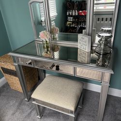Pier 1 Hayworth Mirrored Vanity Table w/ Mirror & Stool