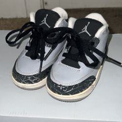 Air Jordan Retro 3 “Wolf Grey” Size 6c