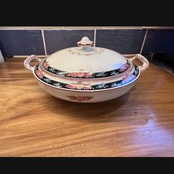 Alfred Meakin China Serving  Bowl With Lid No Chips, Chips Or Crazing  Easy Pick up in the Bronx.  Cash only. Great Gift! 